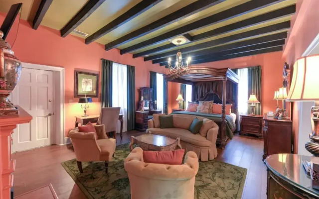 Casa De Solana Bed & Breakfast