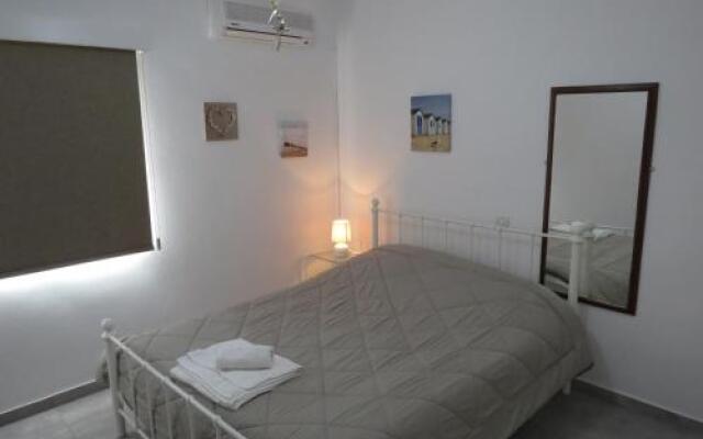 Adonis Apartment