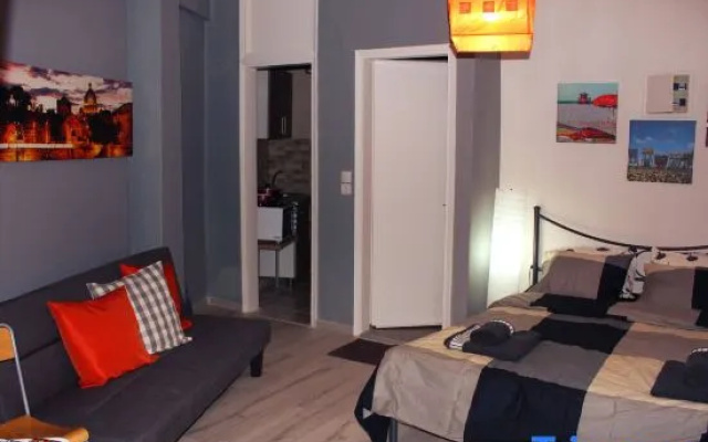 Amazing Studio Next 2 Center only 10 minutes