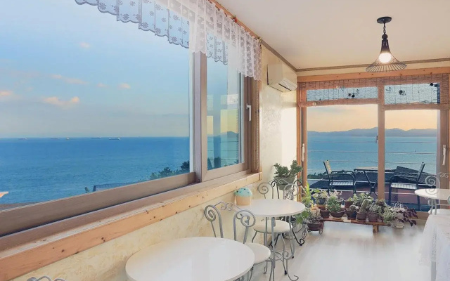 Namhae Bel Vienne Pension