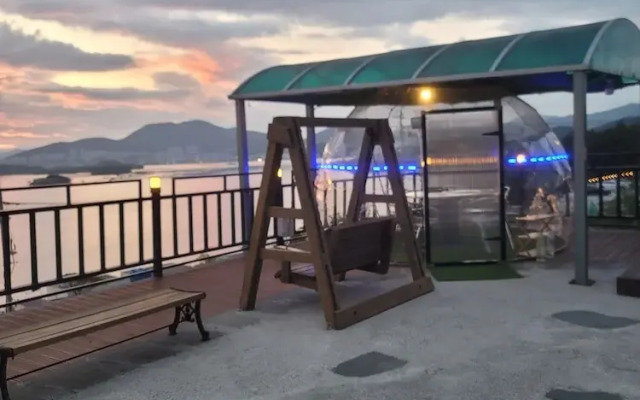 Yeosu Sunset Hostel and Pension