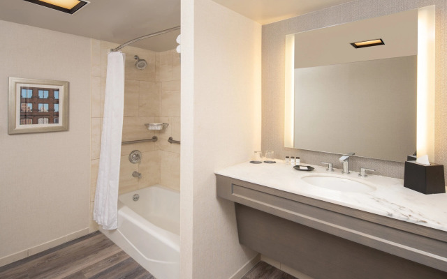 Sheraton Detroit Novi Hotel