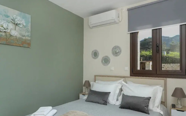 Heliopetra Lux Villa with private Pool