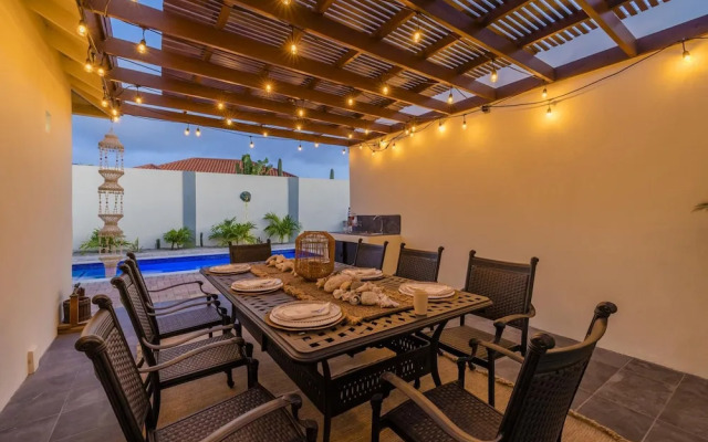 Beautiful 3br4ba Amazing Location w Private Pool