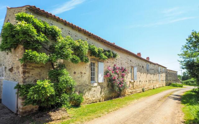 Holiday Home in Saint-laurent-de-la-salle With Pool