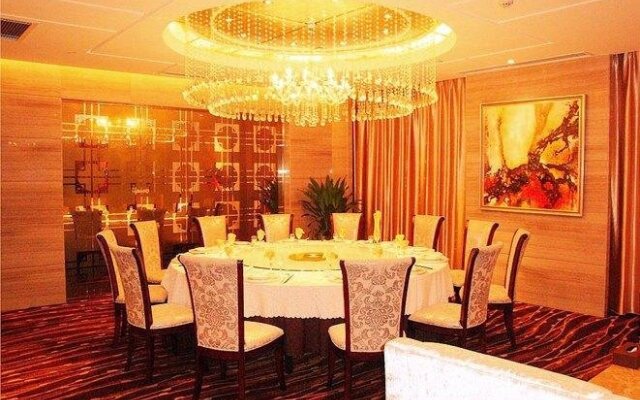 Holiday Hotel