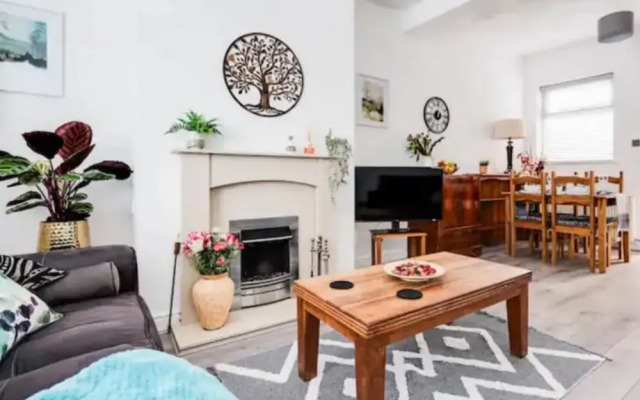 Stylish Home Retreat on Outskirts of Liverpool