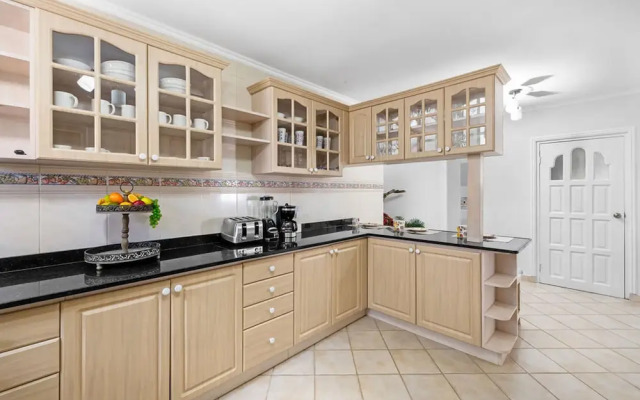 Remodeled 3br2ba Cozy Central Private Pool