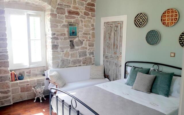 1836 Traditional House