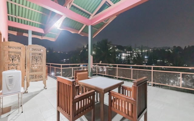 RedDoorz Plus @ Hotel Griya Astoeti