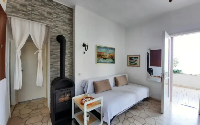 Beachfront Apartment With big Terrace and Garden
