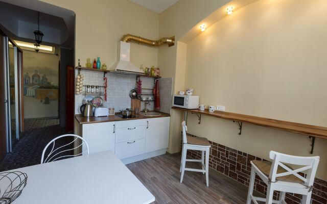 Funky Sport Capsule Lodging Houses