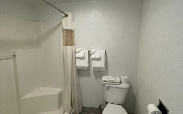 Travelodge By Wyndham Farmington Hwy 64