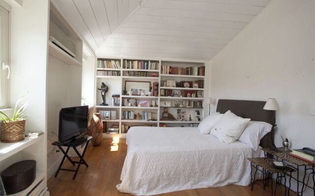 Princely Penthouse on the Pilgrims' Way