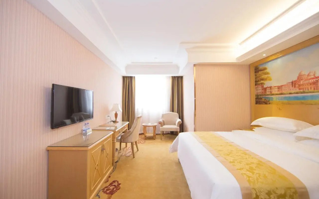 Vienna Hotel Guangzhou Panyu Changlong Jinjiang Avenue