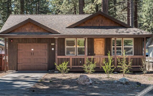 Brand New South Lake Tahoe Cabin by RedAwning