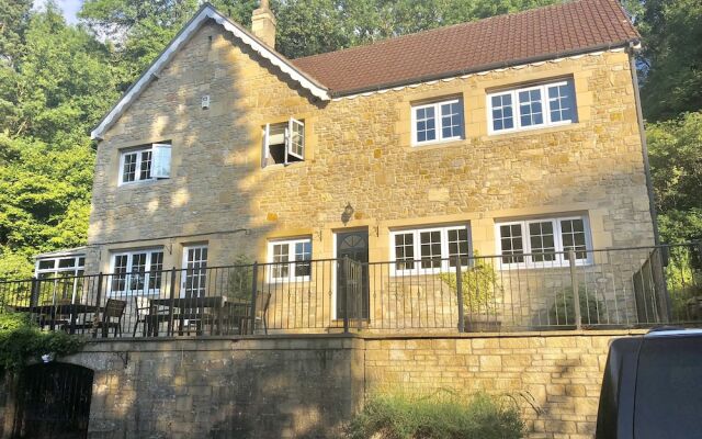 Large House with Swimming Pool