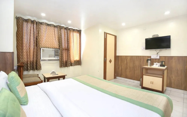 OYO 7445 Hotel Amritsar Residency