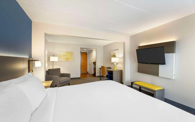 Comfort Inn & Suites Arlington Heights