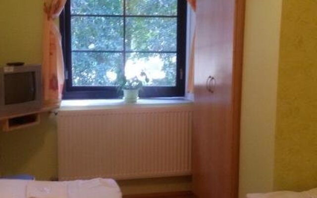 Pension No 30 And Restaurant In Chaloupky