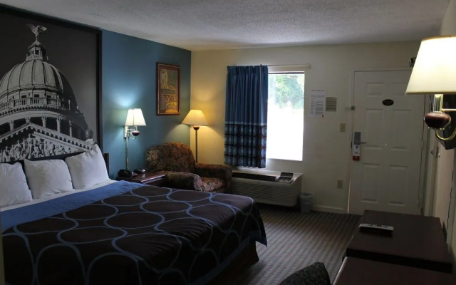 Howard Johnson by Wyndham Vicksburg