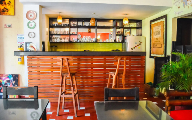 Aluna Hostel B&B