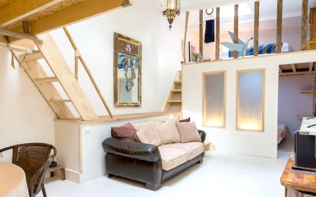 House with 3 Bedrooms in Clichy, with Wifi
