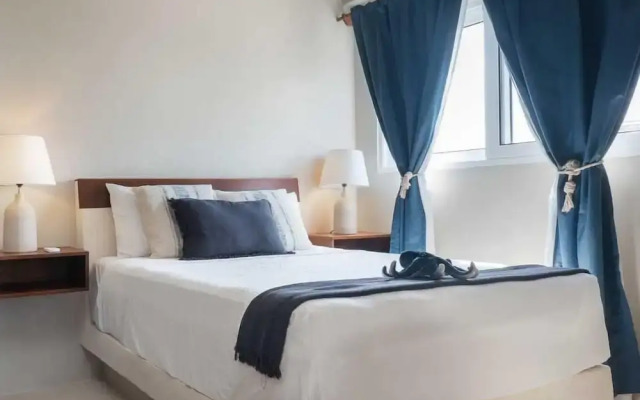 Enchanting 4 Bedroom PH With Beach Front