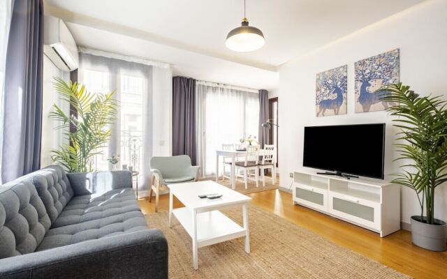 Missafir Exquisite and Central Flat in Nisantasi