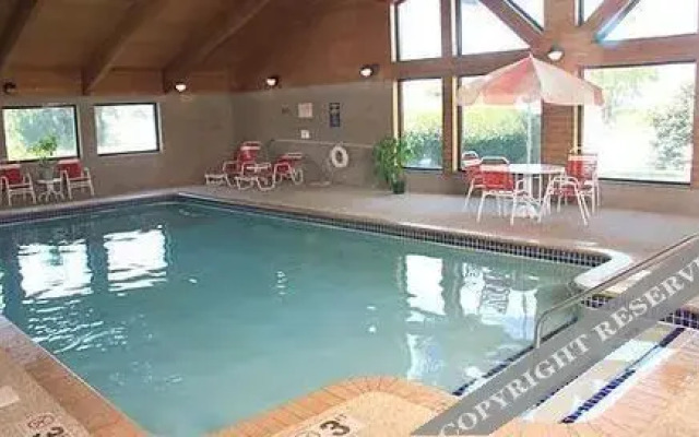 Tivoli Inn And Suites