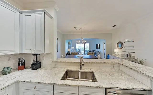 300cbw32 3 Bedroom Condo