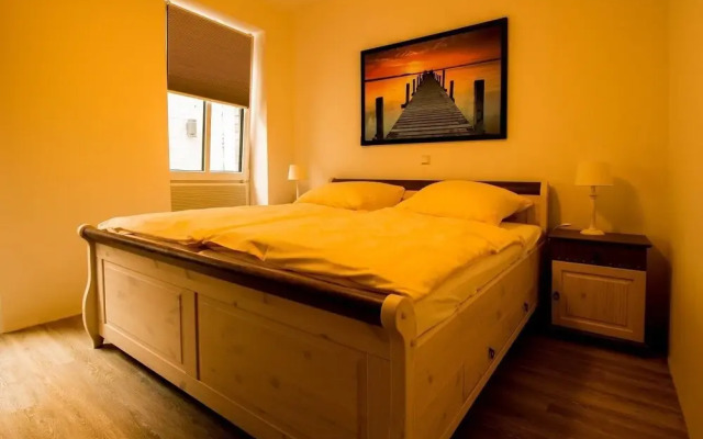 Frau Clara Haus - Ecke 1