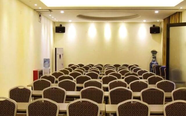 Kaiserdom Hotel Airport Road