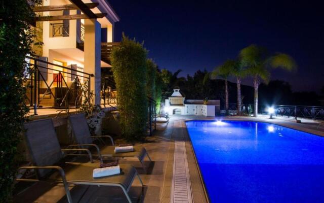 Theos Club Villas