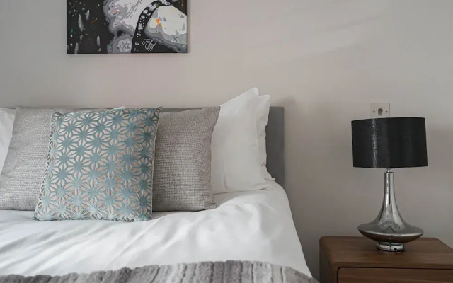 Modern 2BR Mews House
