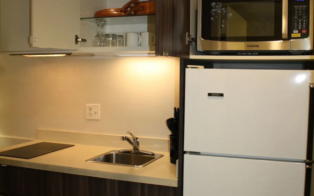 Executive Suites Hotel Metro Vancouver