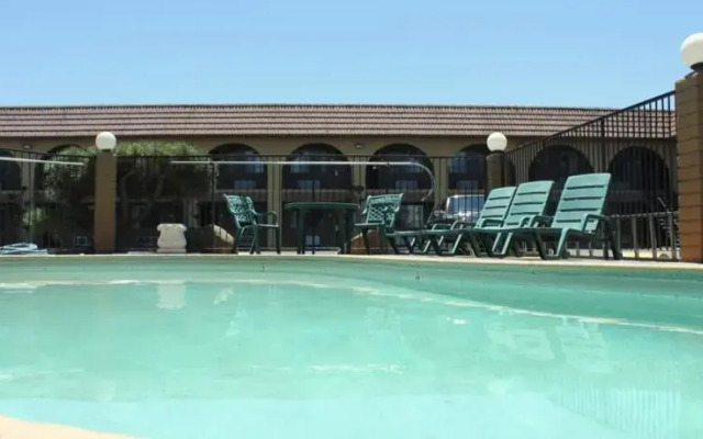 Super 8 Fresno