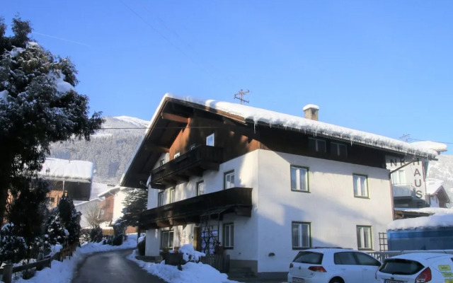 Chalet in Fugen Near Spieljochbahn
