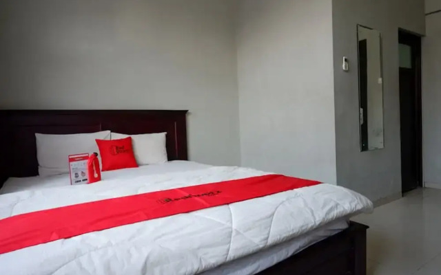RedDoorz Syariah near Menara Kudus