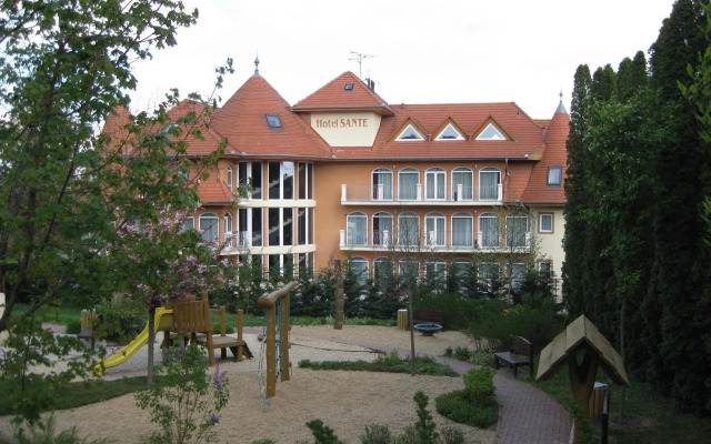 SANTE Hévíz