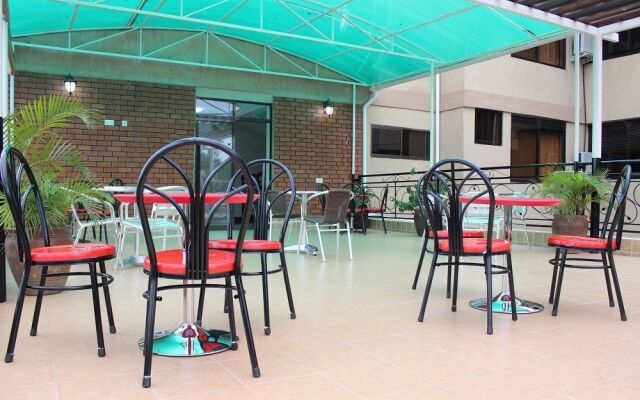 Marie's Royale Hotel