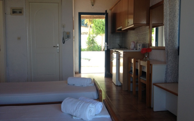 Metaxatos Apartments