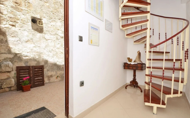 Irvin - Sweet Apartment - A1