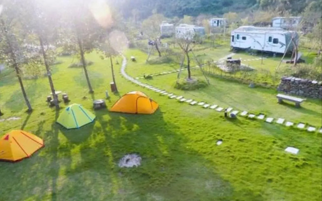 XFY Caravan