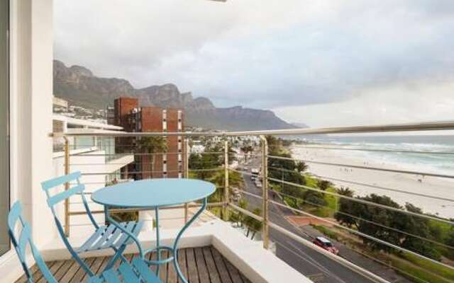 Beautiful Holiday Apartment Overlooking the Beach Modoco