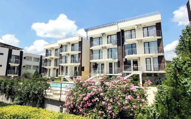 New Line Village Apartments, up to 4 Guests