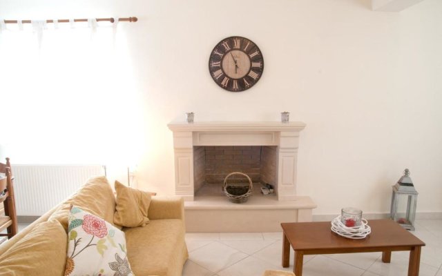 3 bedrooms villa with private pool enclosed garden and wifi at Zakynthos 1 km away from the beach