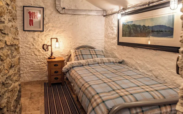 Barbican - Historic - Pets Ok - Parking - 5 Guests