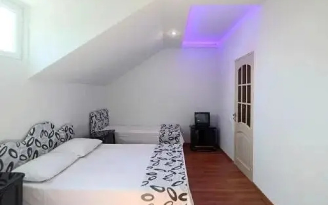 Hostel Kond House