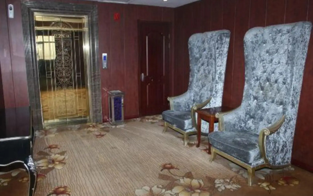 Hot Spring Holiday Hotel